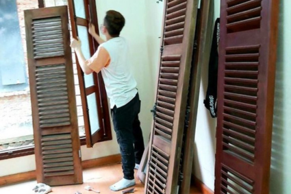 Chuyên sửa chữa cửa gỗ, phun sơn pu, thay bản lề tại Hà Nội